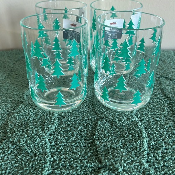 The Farmhouse by Rachel Ashwell Christmas Tree 🌲 Acrylic Glasses Cups NEW - Picture 1 of 5